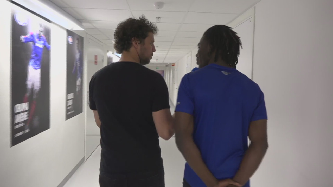 Freddy dos Santos driver voksenopplæring med Sam Adekugbe